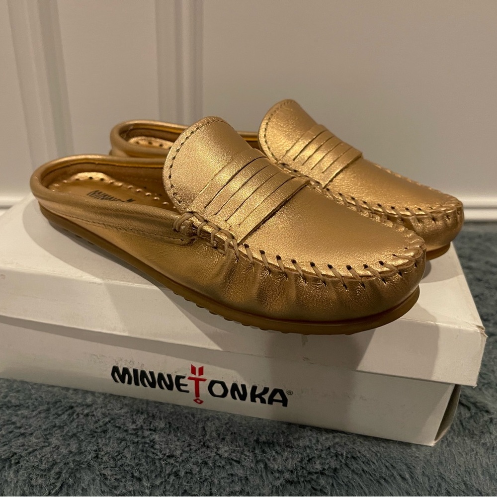 Minnetonka Kate Mule Leather Rose Gold